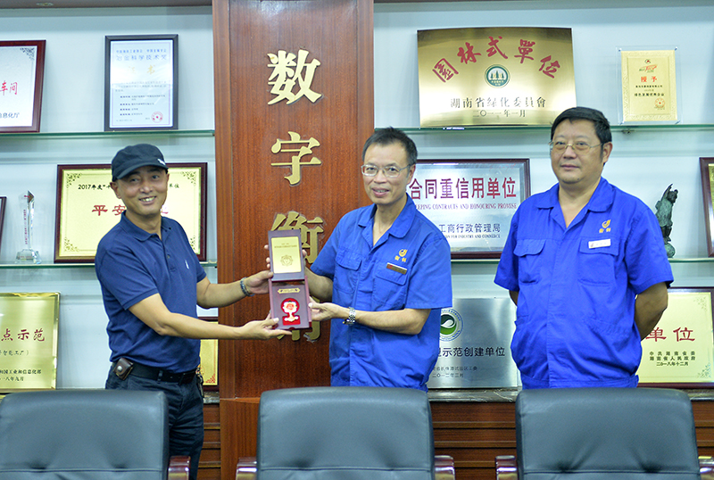 國家頒發(fā)70周年紀(jì)念章 勞模謝凱意獲此殊榮